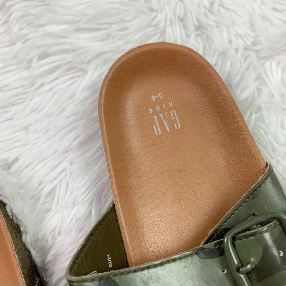 Gap boy's camouflage double buckle strap slides sandals faux leather green